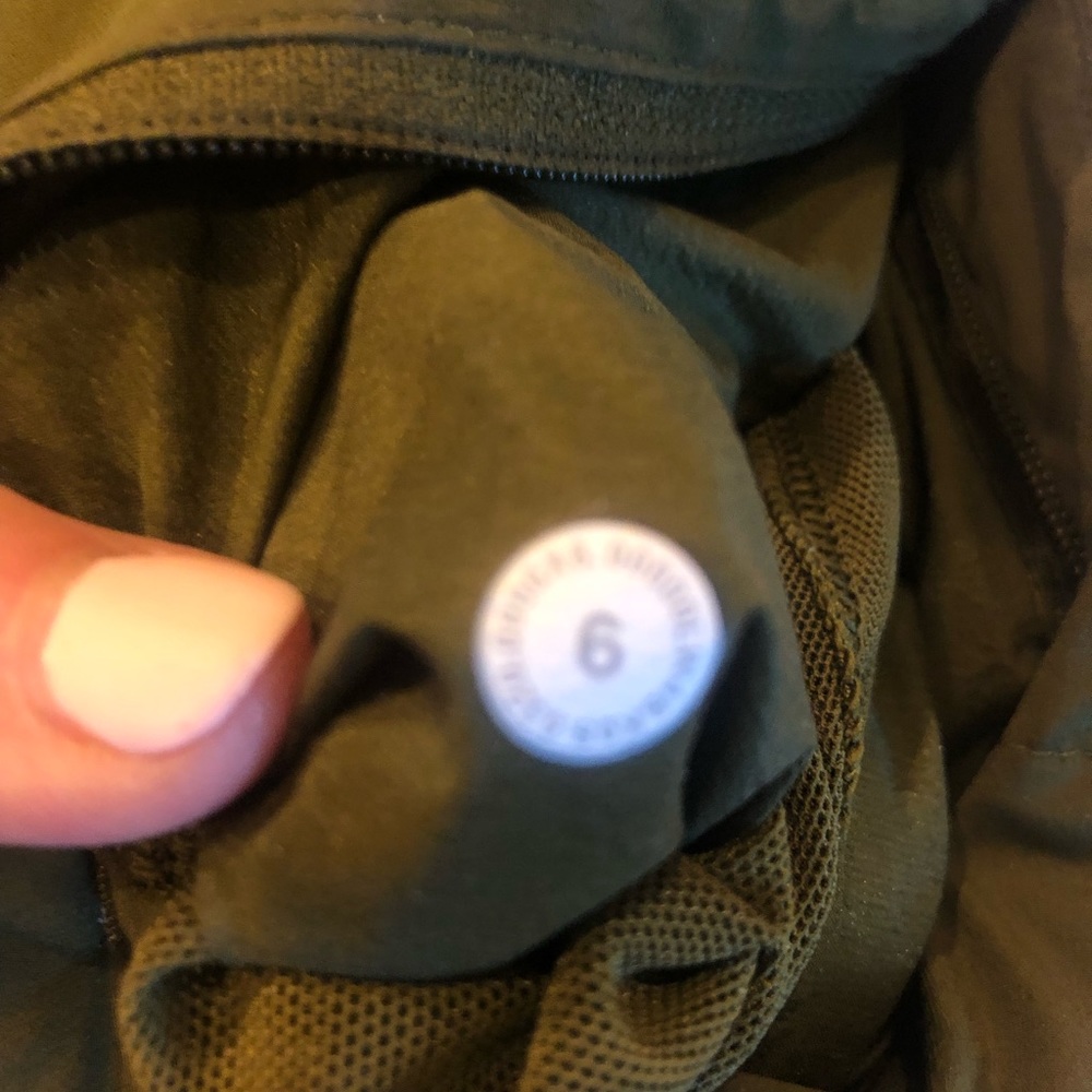 Lululemon Down For It All Jacket Size 6. Moss Green. Slim Fit, Hip Length - Picture 7 of 8